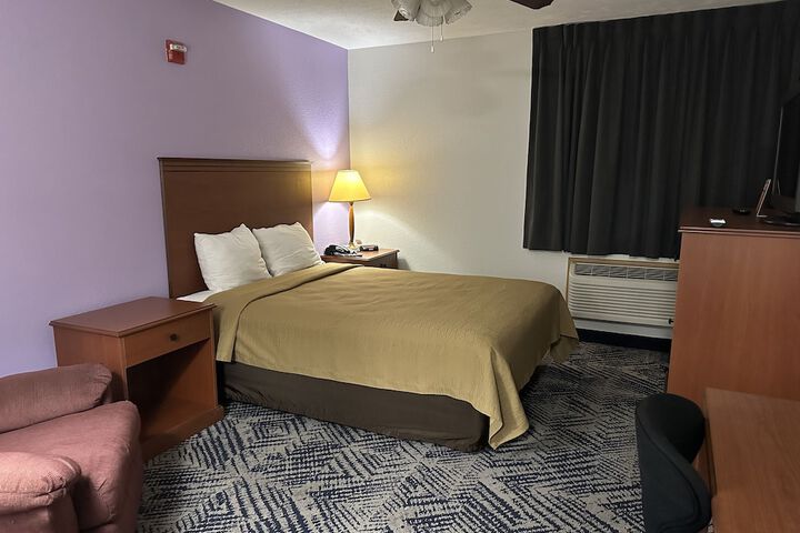 Room 10 of 40