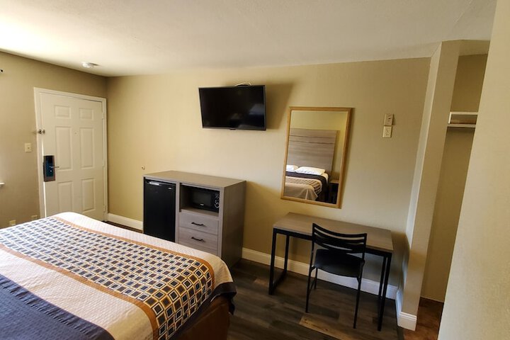 Room 21 of 30