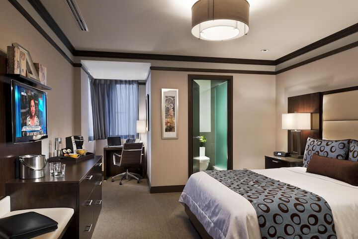 Room 10 of 29