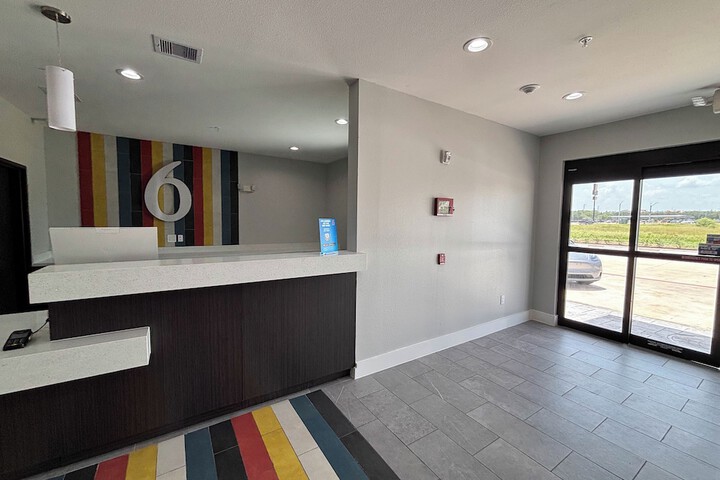 Studio 6 – Giddings Tx