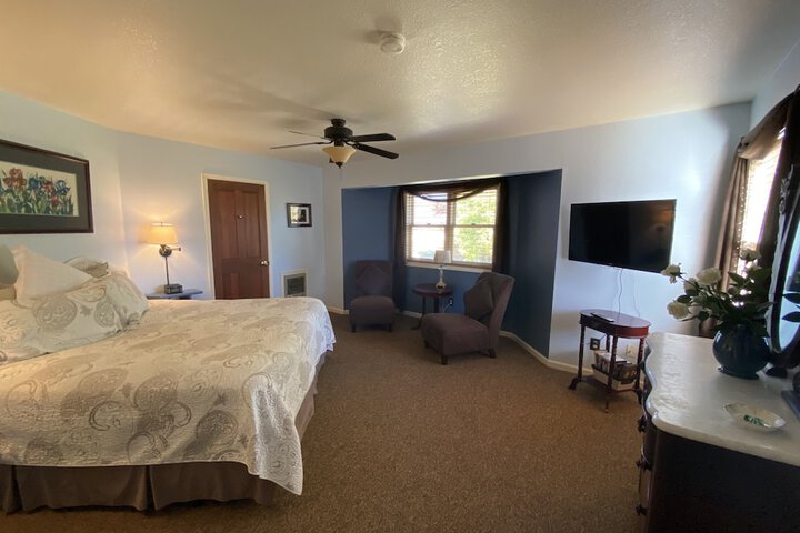 Room 25 of 40