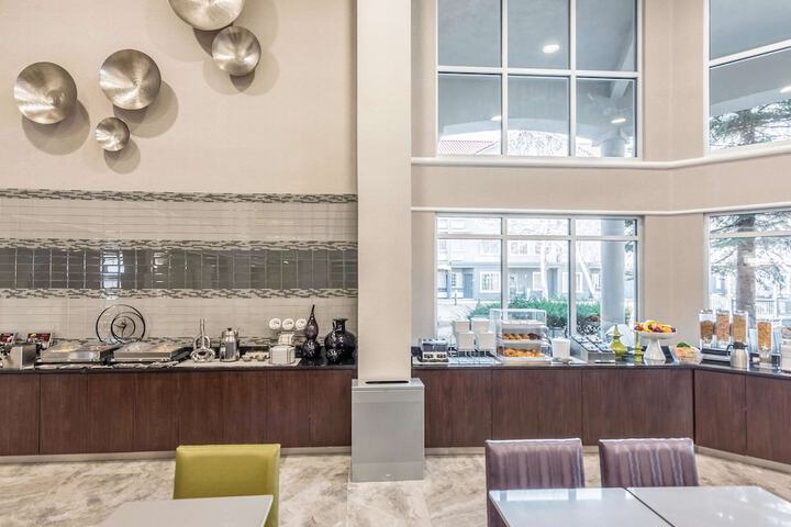 La Quinta Inn & Suites by Wyndham Denver Tech Center