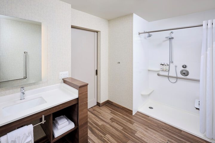 Holiday Inn Express and Suites Brantford by IHG