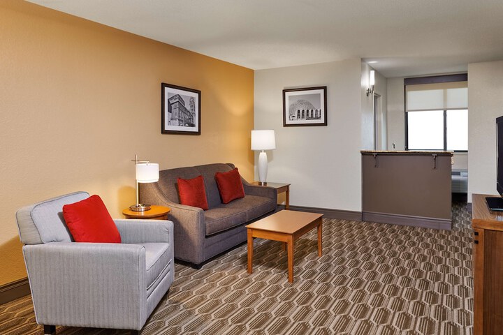 Room 10 of 22