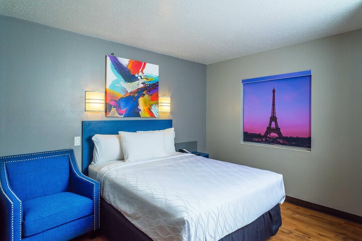Studio Z an Ascend Collection Hotel