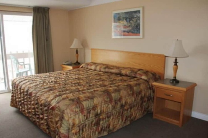 Room 6 of 27
