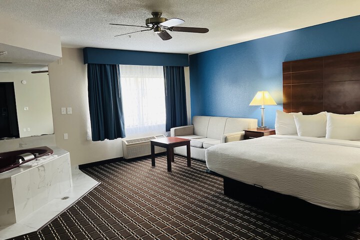Room 22 of 38