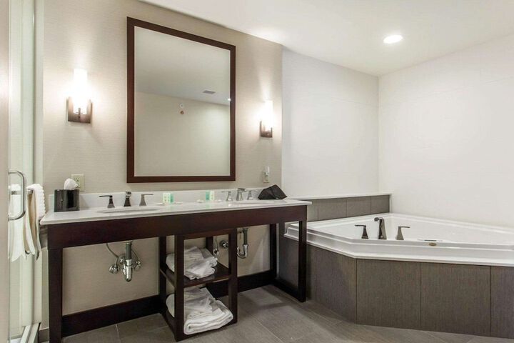 Comfort Suites Youngstown North