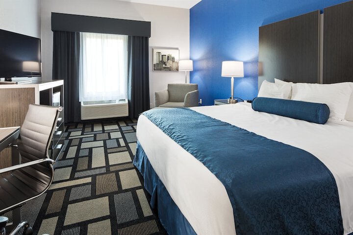 Best Western Plus Birmingham Inn & Suites