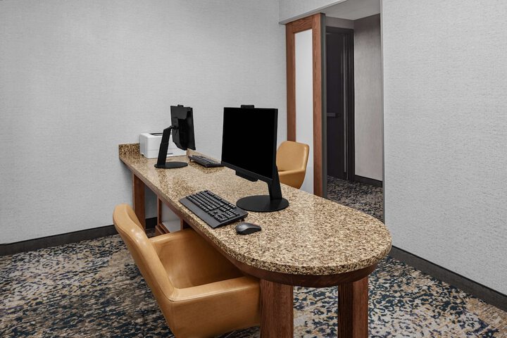 Business Center 31 of 31