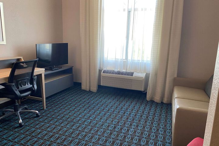Room 17 of 26