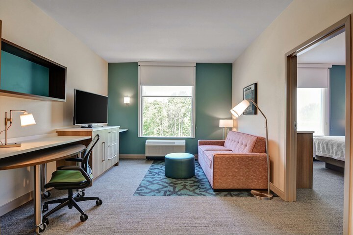 Room 32 of 48
