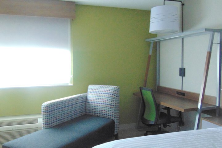 Room 49 of 84