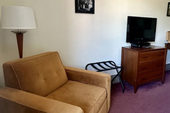 Room 60 of 85