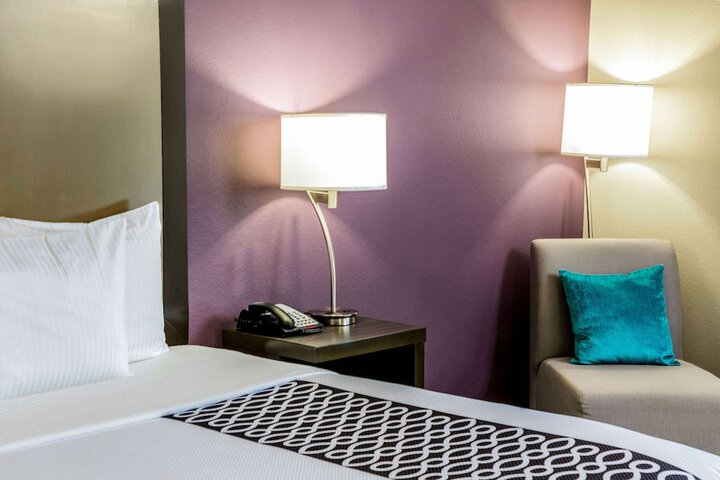Room 21 of 34
