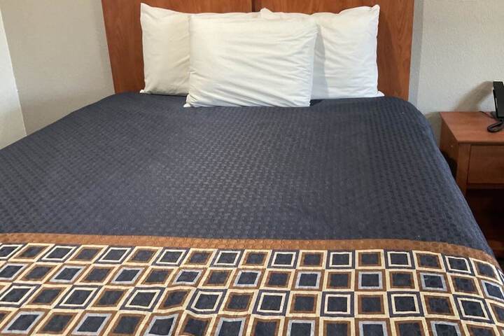 Room 3 of 7