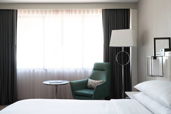 Room 25 of 83