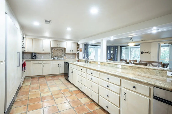 Serenity Point at Canyon Lake 4 Bedroom Home