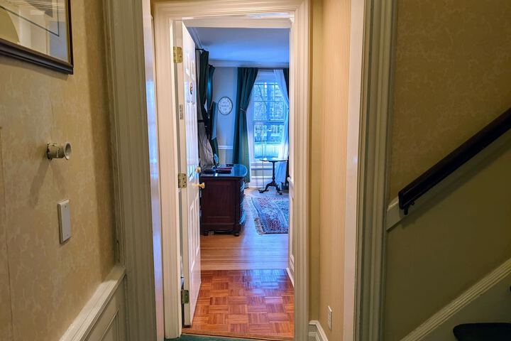 Room 60 of 239