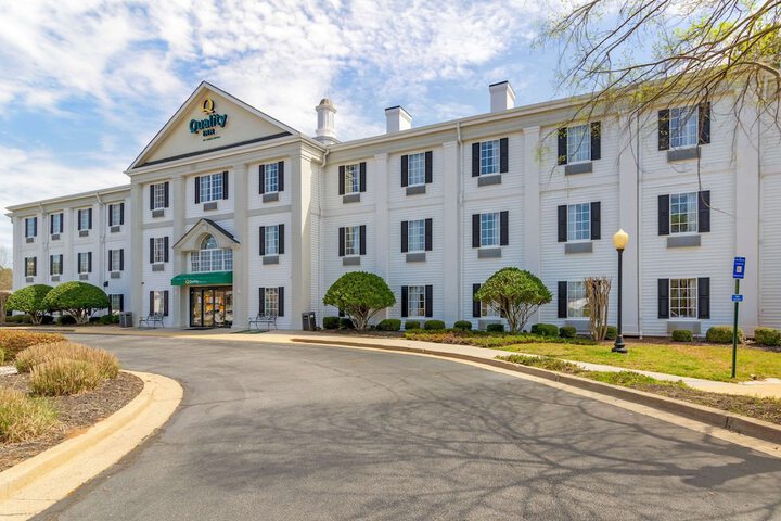 Hotel 3 of 38