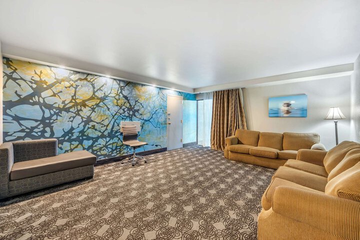 Room 53 of 80