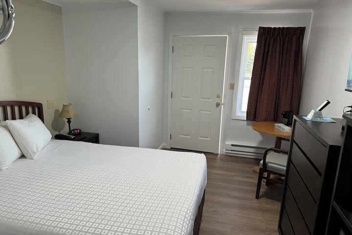 Room 64 of 86