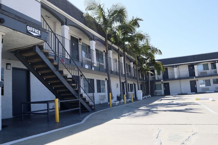 Value Inn Bellflower