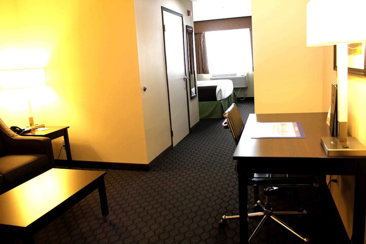 Room 16 of 35