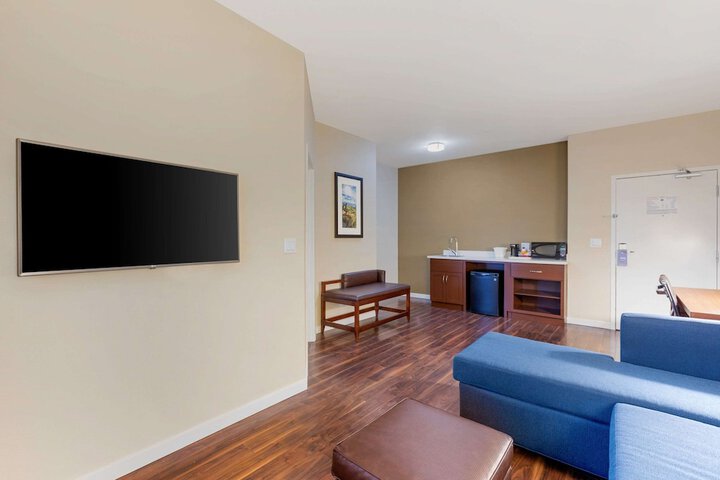 Room 13 of 49