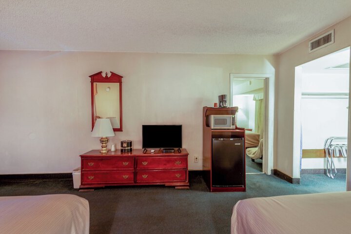 Room 64 of 68
