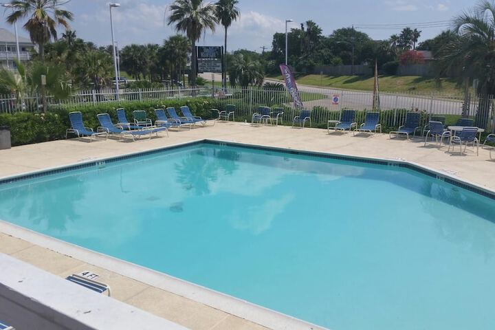 Pool 7 of 43