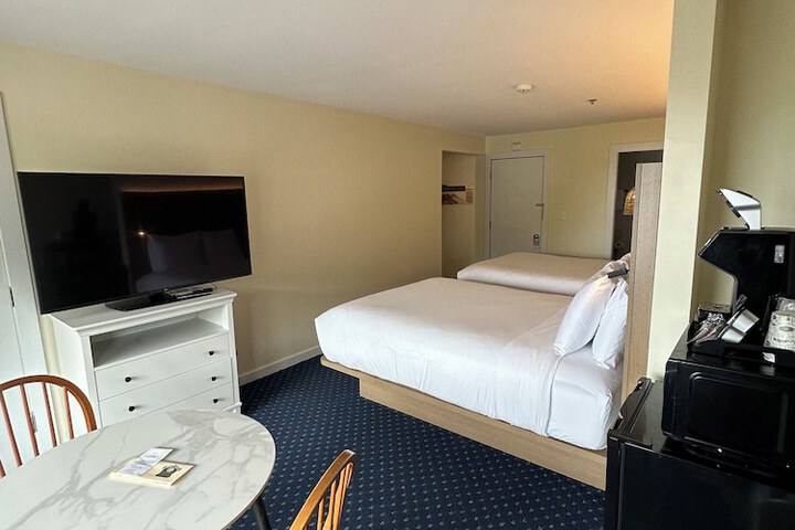 Room 76 of 157