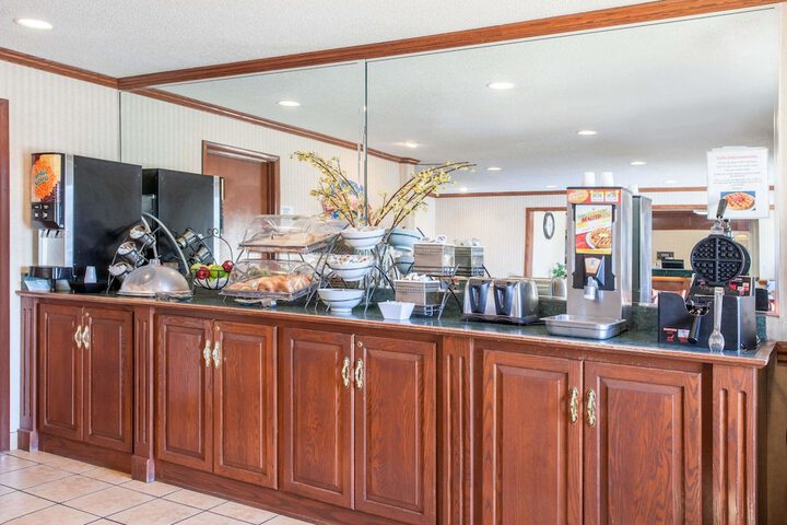 Baymont by Wyndham Detroit / Roseville