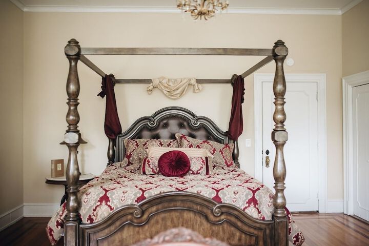 Room 17 of 38