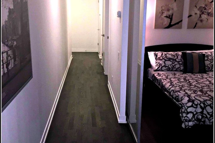 Ballroom/Hall 21 of 24