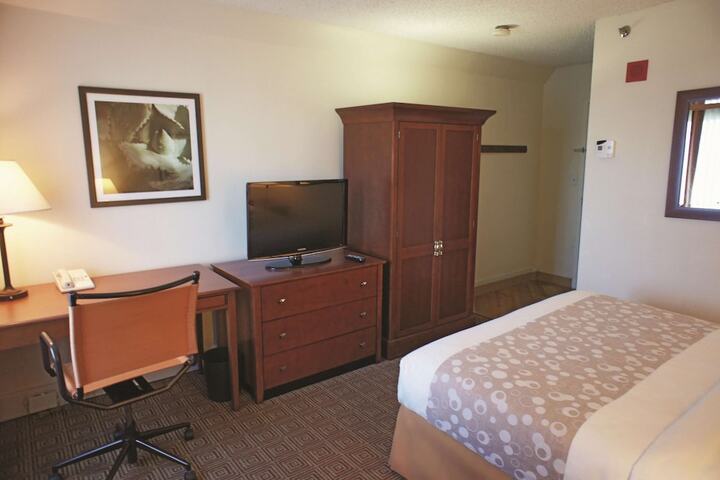 Room 34 of 46
