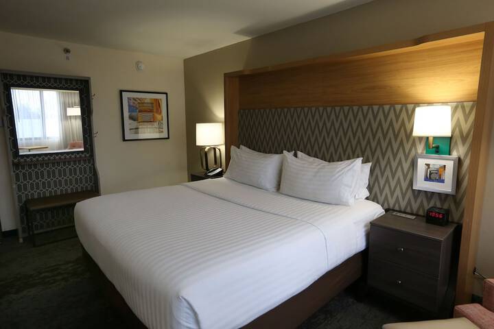 Room 25 of 63