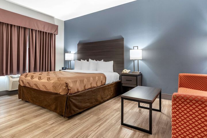 Room 13 of 22