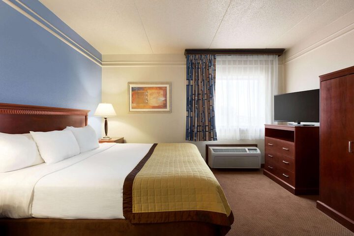 Room 15 of 25