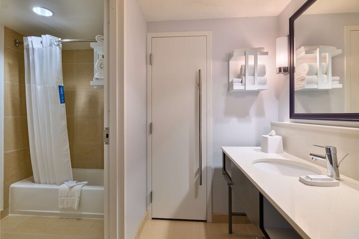 Room 17 of 65