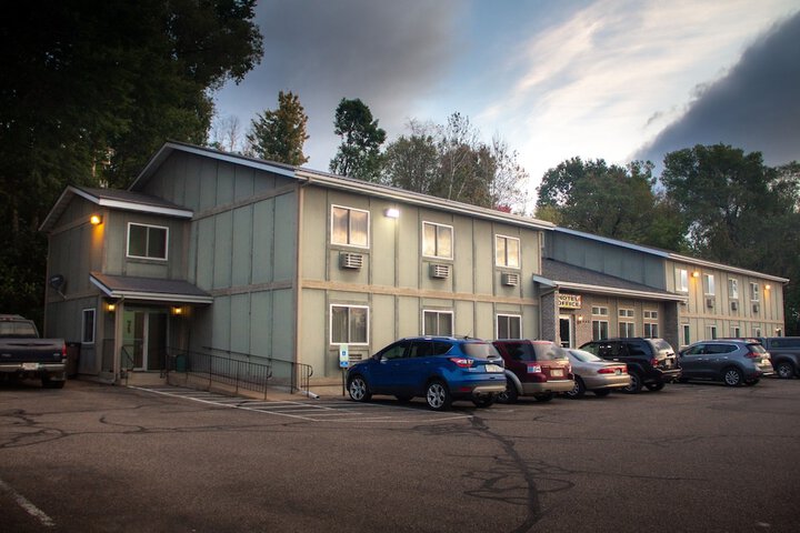 Hotel 5 of 41