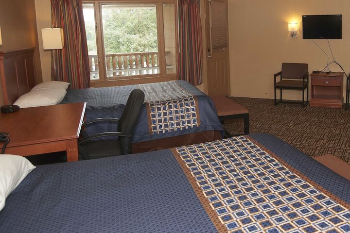 Room 32 of 60