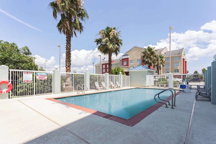 Pool 4 of 66