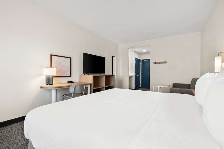 Room 18 of 31