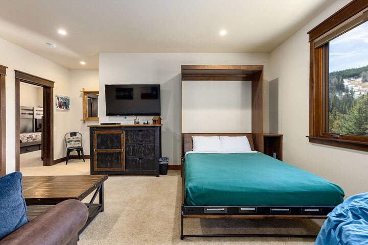 Room 22 of 36