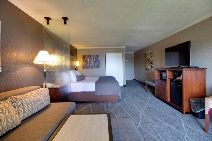 Room 44 of 80