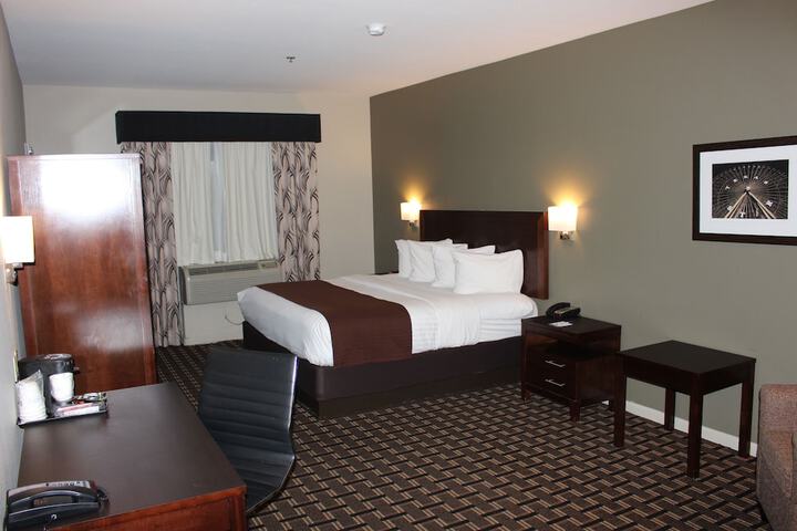 Room 28 of 65