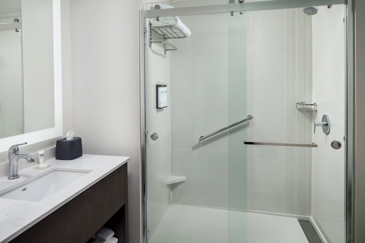 Hyatt House Royal Oak / Birmingham
