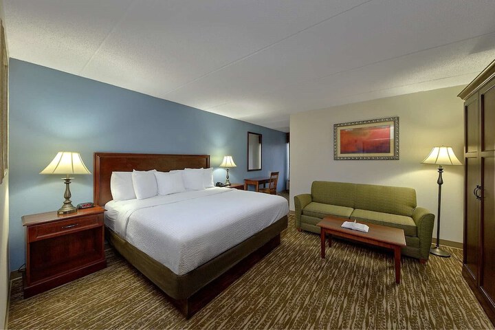Room 18 of 33