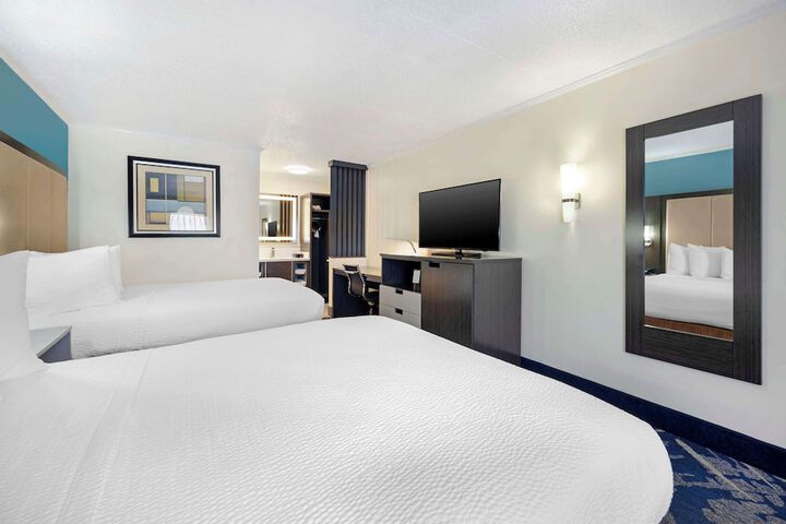 Room 17 of 27